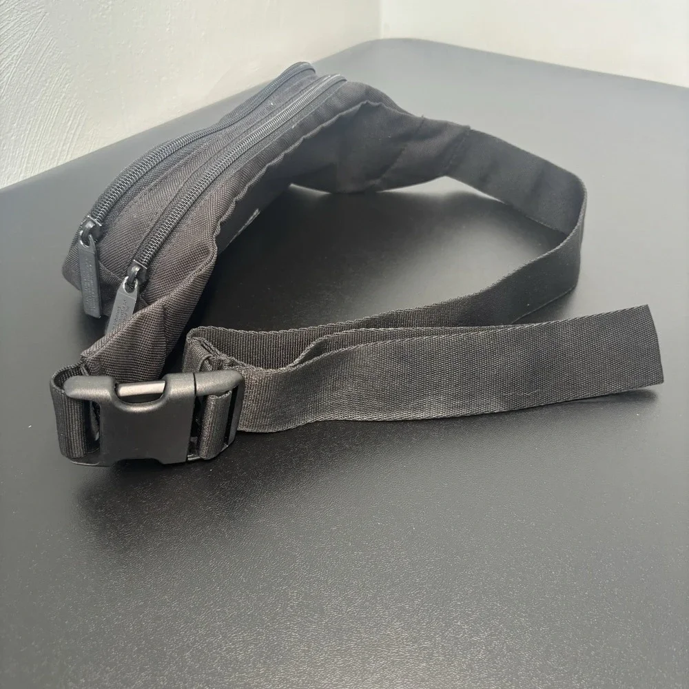 Adidas‎ Original Fanny Pack Sport 3 Stripes Black White Adjustable Zipper Bag